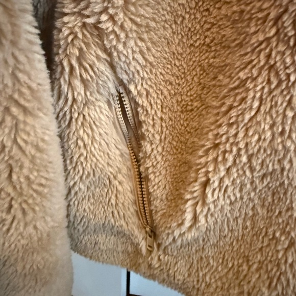 ALO Yoga Cream Teddy Jacket - M - Picture 3 of 5